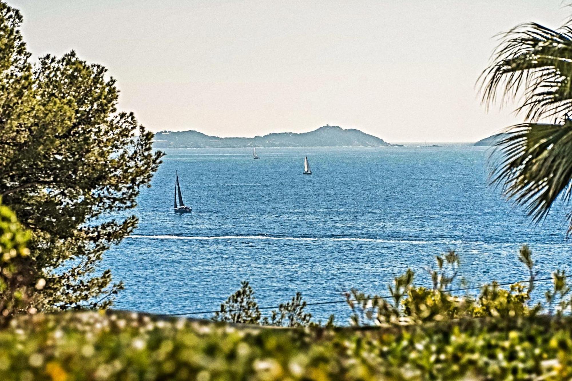 Logement Vue Mer Splendide - Situe A 50 Metres Du Bord De Mer Et 2 Minutes Des Plages - Bandolina Exterior foto